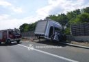 Zajvédő falnak ütközött egy kisteherautó az M7-esen