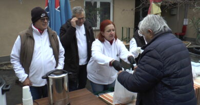 Kommentár nélkül – Halászlé Party a Helvécia udvarán – VIDEÓ