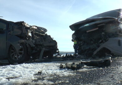 Kommentár nélkül – Két autó frontálisan karambolozott Marcali és Kéthely között – VIDEÓ