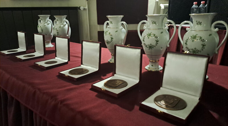 Ünnepi testületi ülés. Átadták a városdíjakat – VIDEÓ