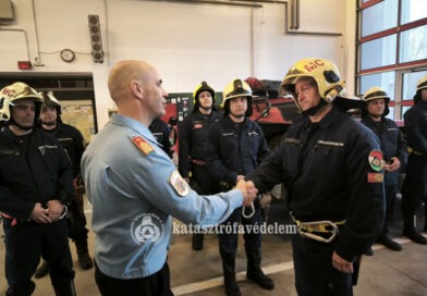 Szolgálati jelek, születésnapi köszöntések