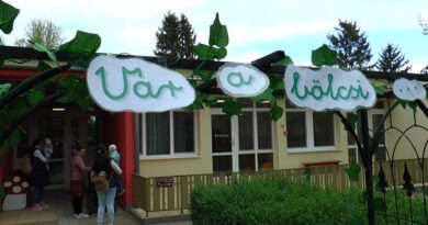 Bölcsőde kóstolgató. A szülőket és a gyerekeket várták az intézménybe – VIDEÓ