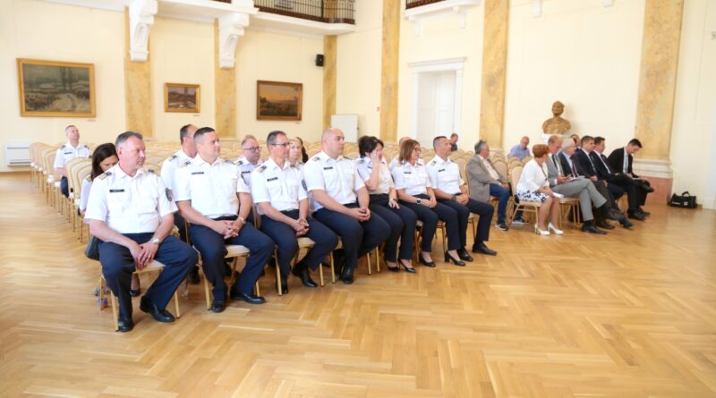 Beszámolók és felülvizsgált döntés a közgyűlés ülésén 