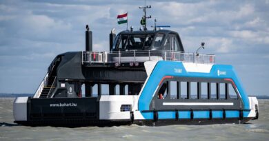 Meghosszabbított kompmenetrend a Balatonon!