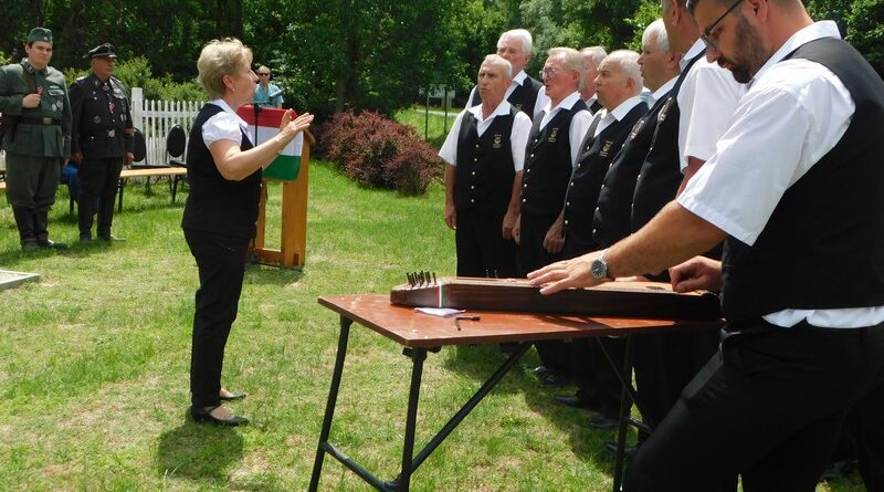 II. világháborús emlékmű ünnepélyes avatására kapott meghívást a Marcali Bajtársi Egyesület Dalárdája