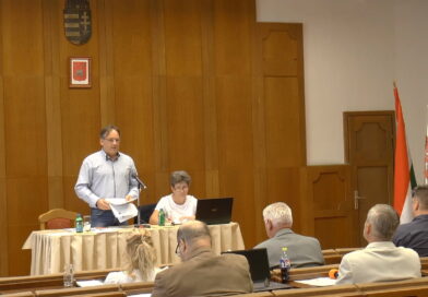Első őszi testületi-ülés. Több mint 20 napirend a testület elött – VIDEÓ